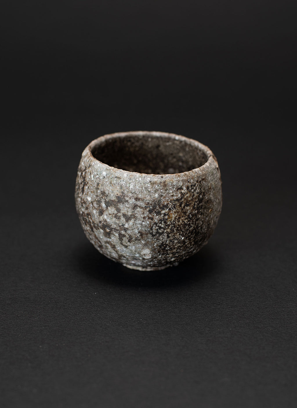 Sake cup (Guinomi) – Yakishime (Shigaraki Land)