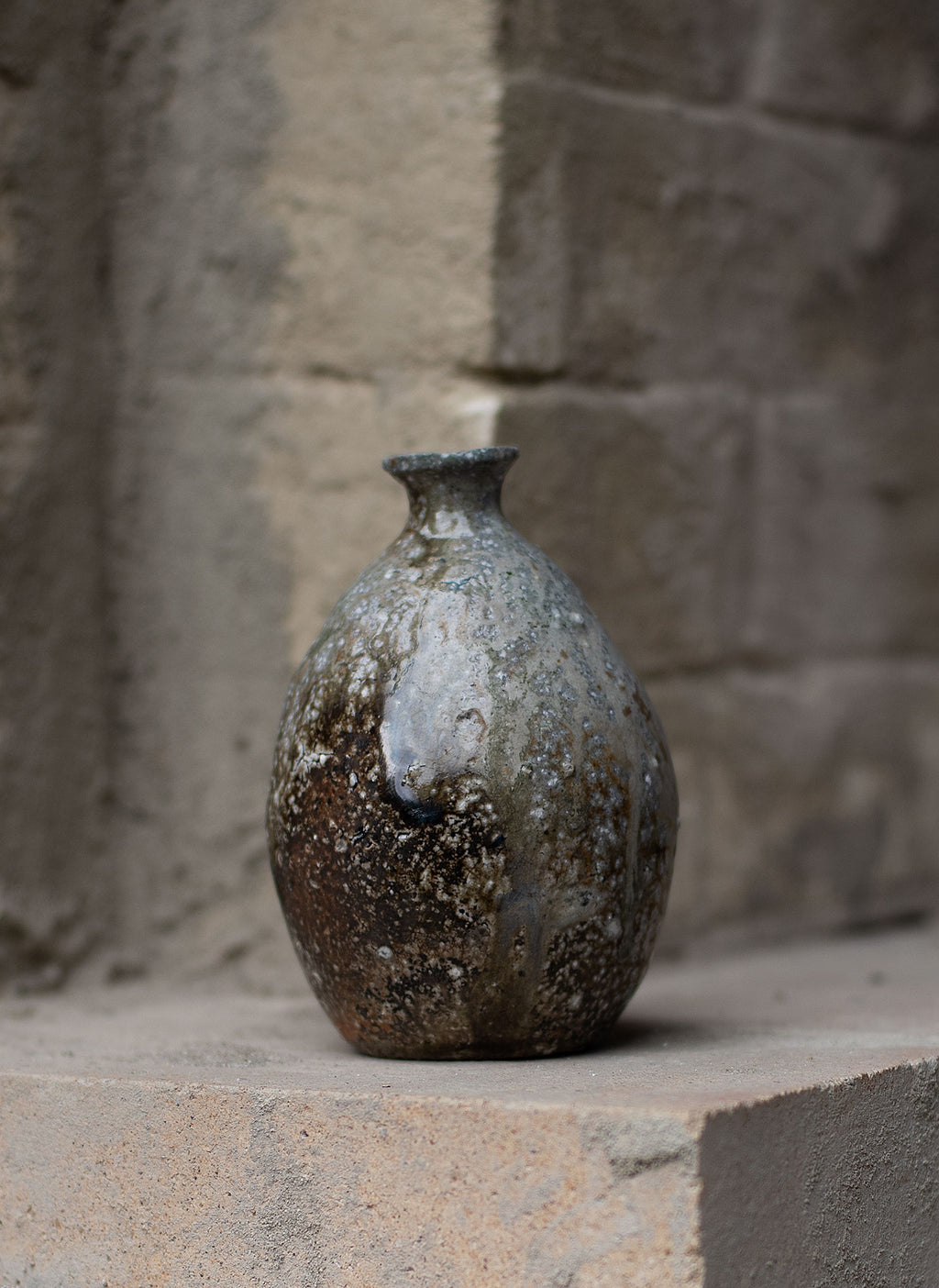Sake carafe (Tokkuri) – Yakishime (Land of Shigaraki)