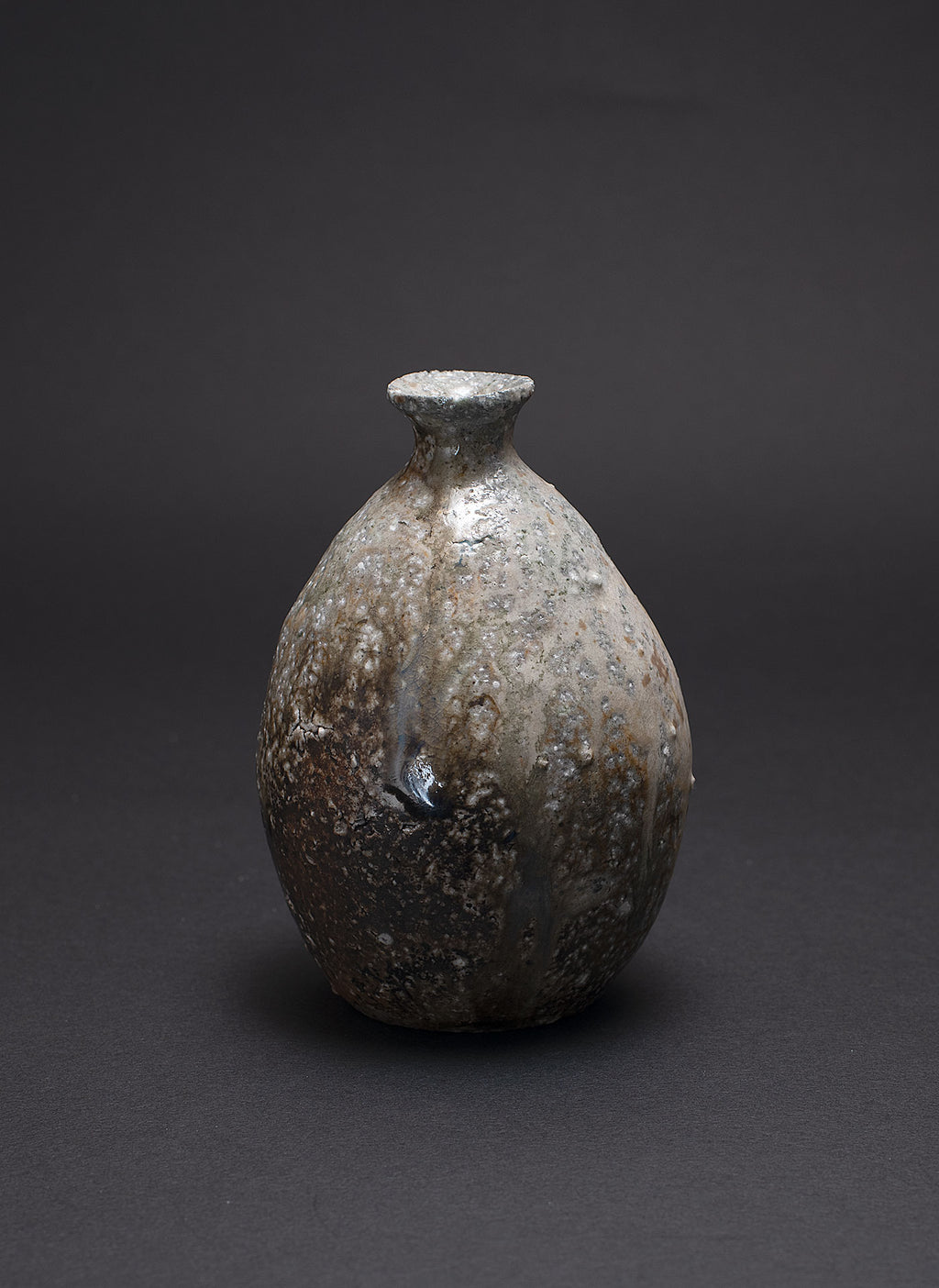 Sake carafe (Tokkuri) – Yakishime (Land of Shigaraki)