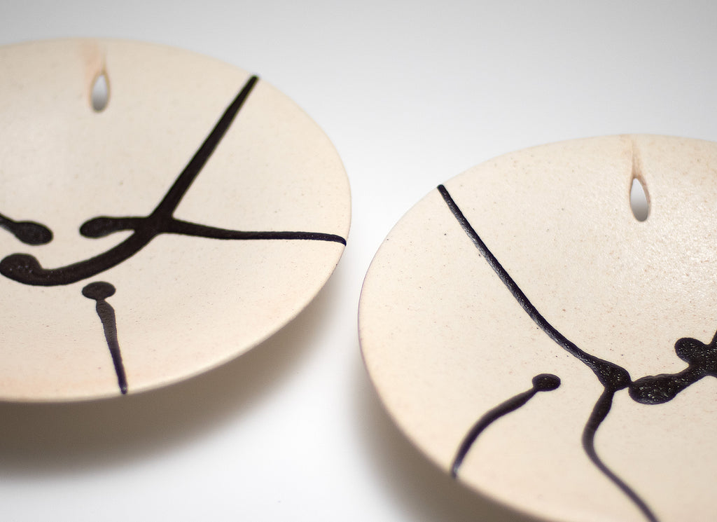 Set of two plates with lotus flower pattern