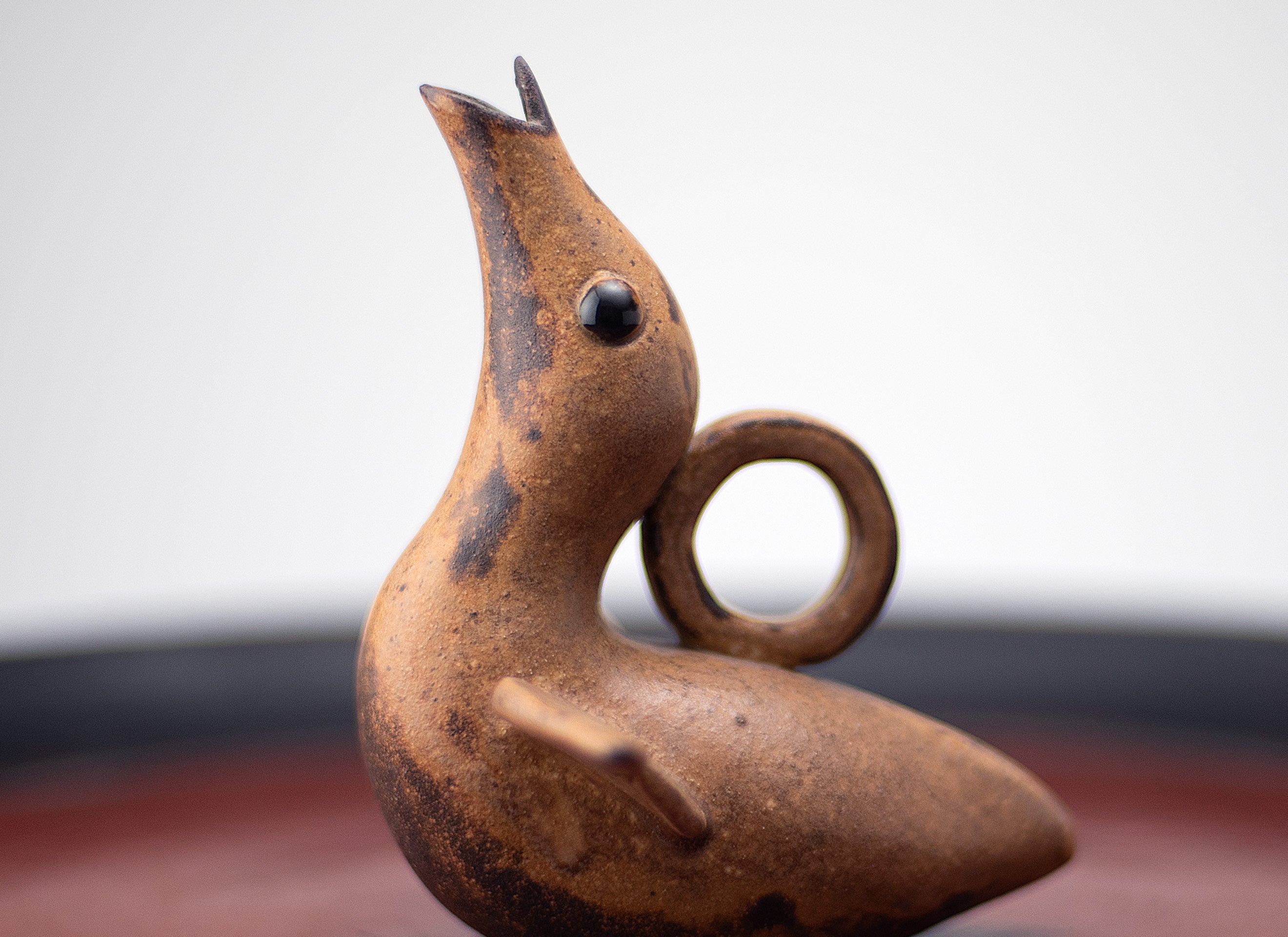 Glaçure Tadanoumi, récipient à saké en forme d’oiseau