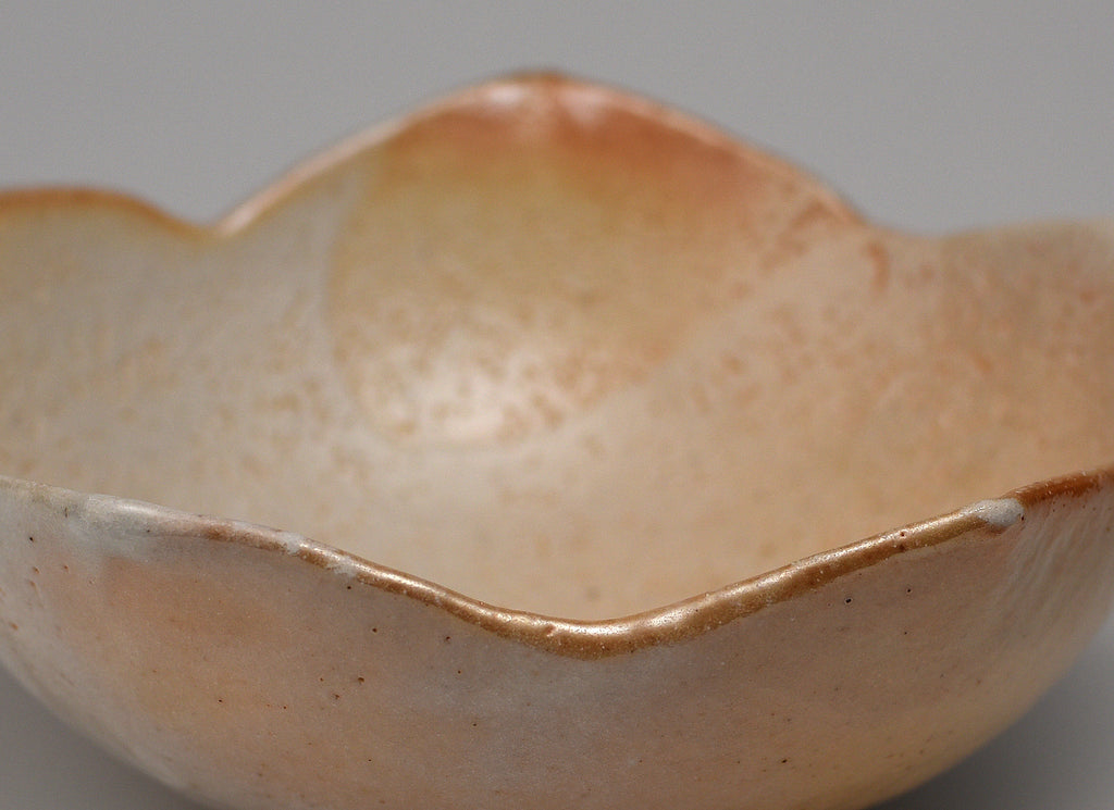Flower-shaped bowl with Shino glaze