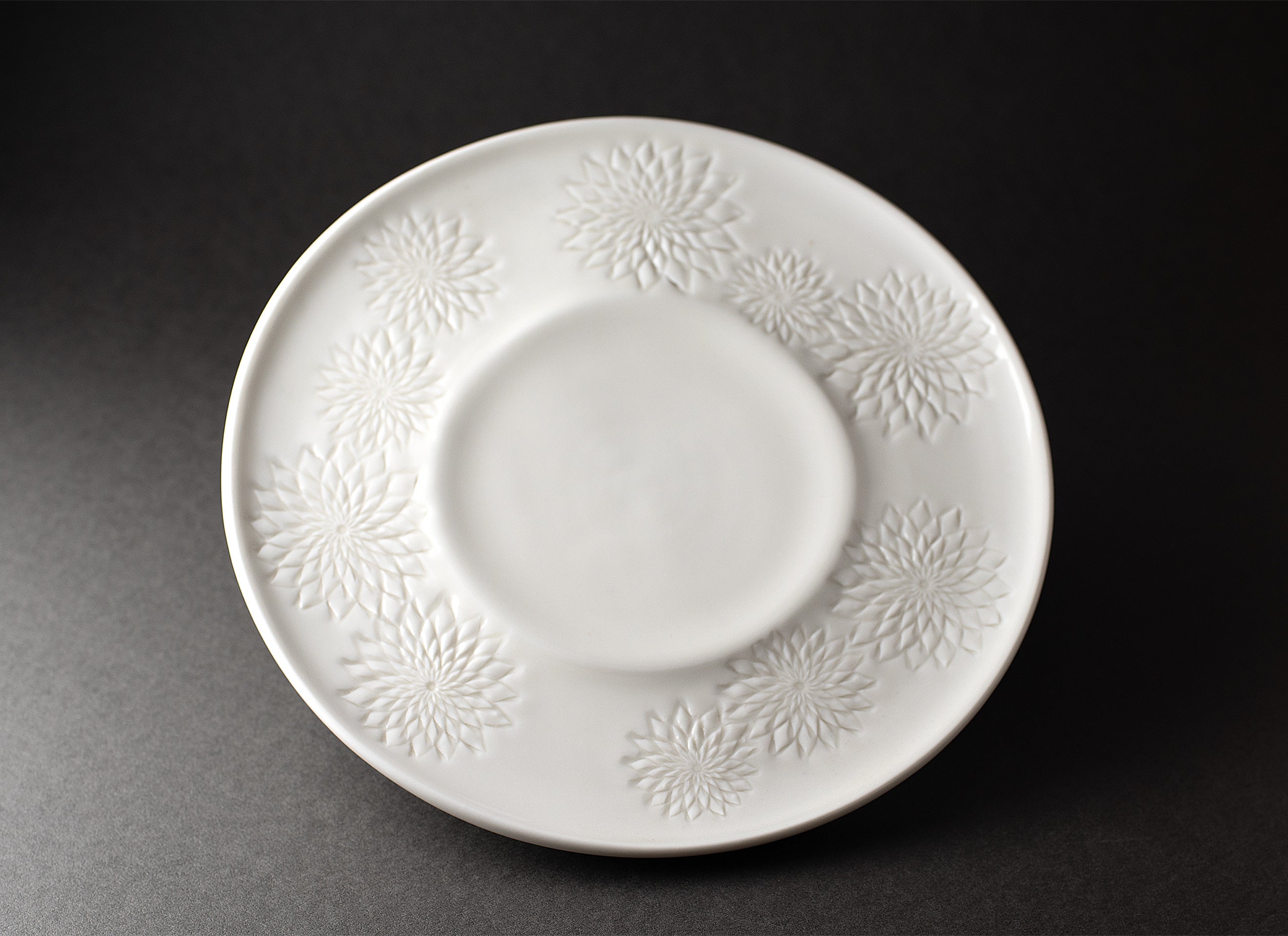 "Clay Cut", decorative floral plate