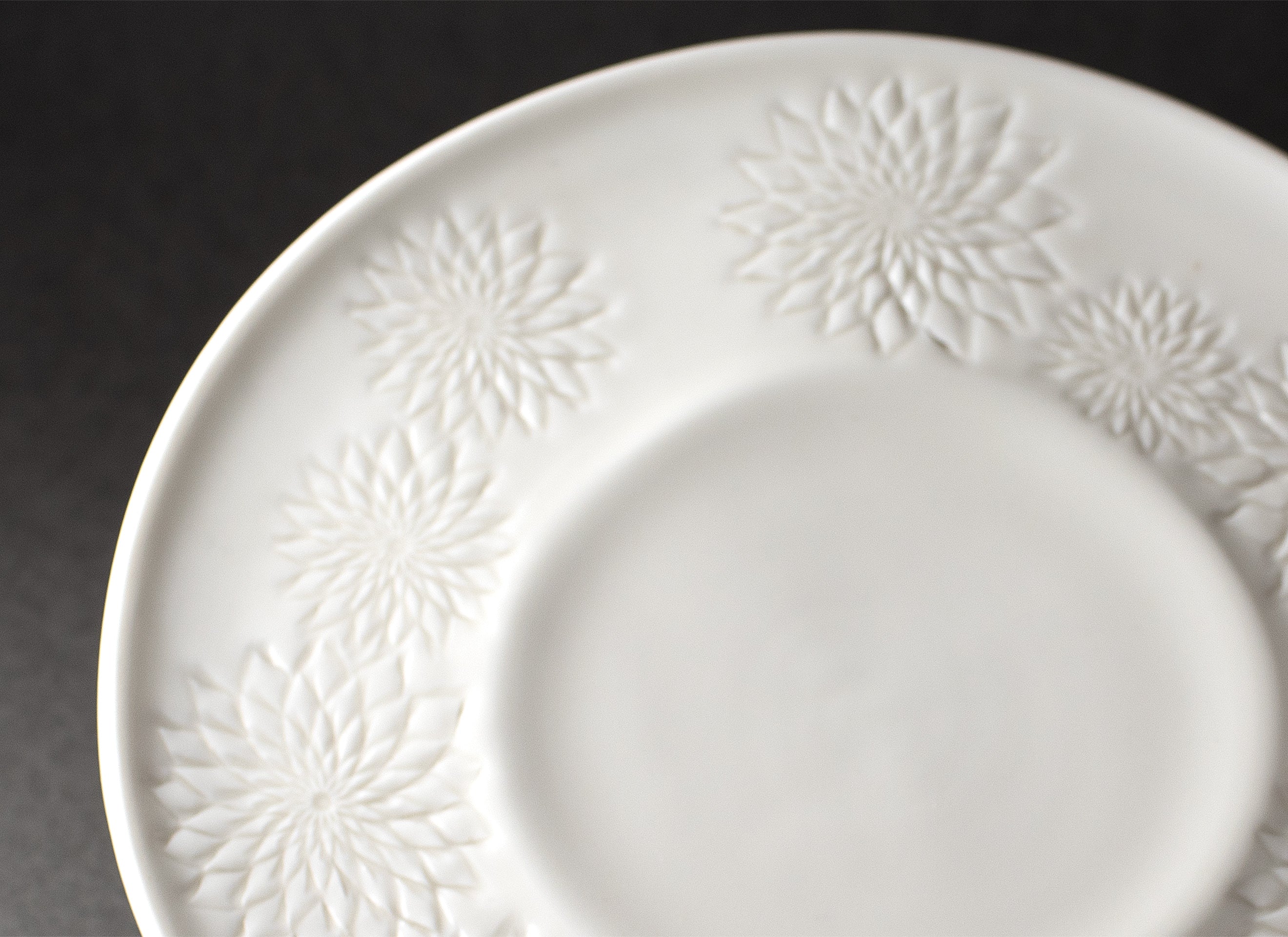 "Clay Cut", decorative floral plate