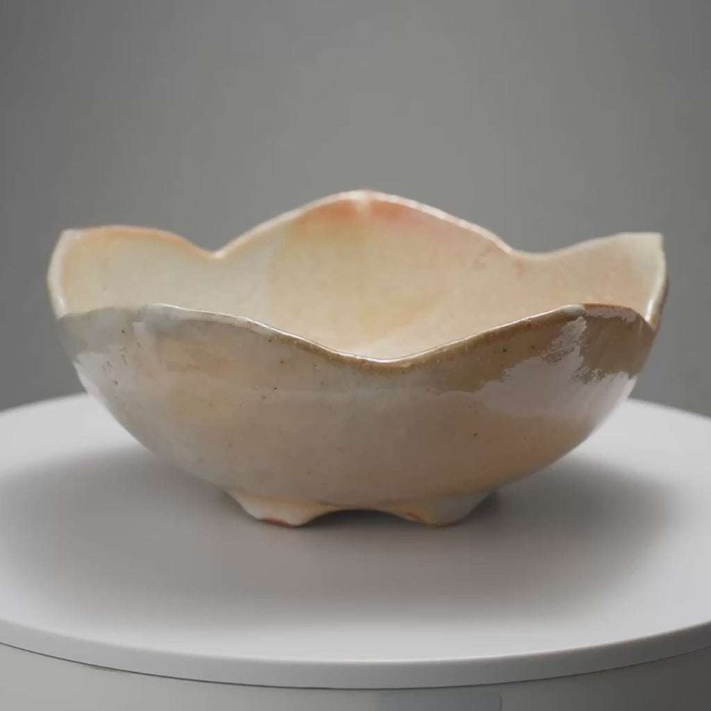 Flower-shaped bowl with Shino glaze