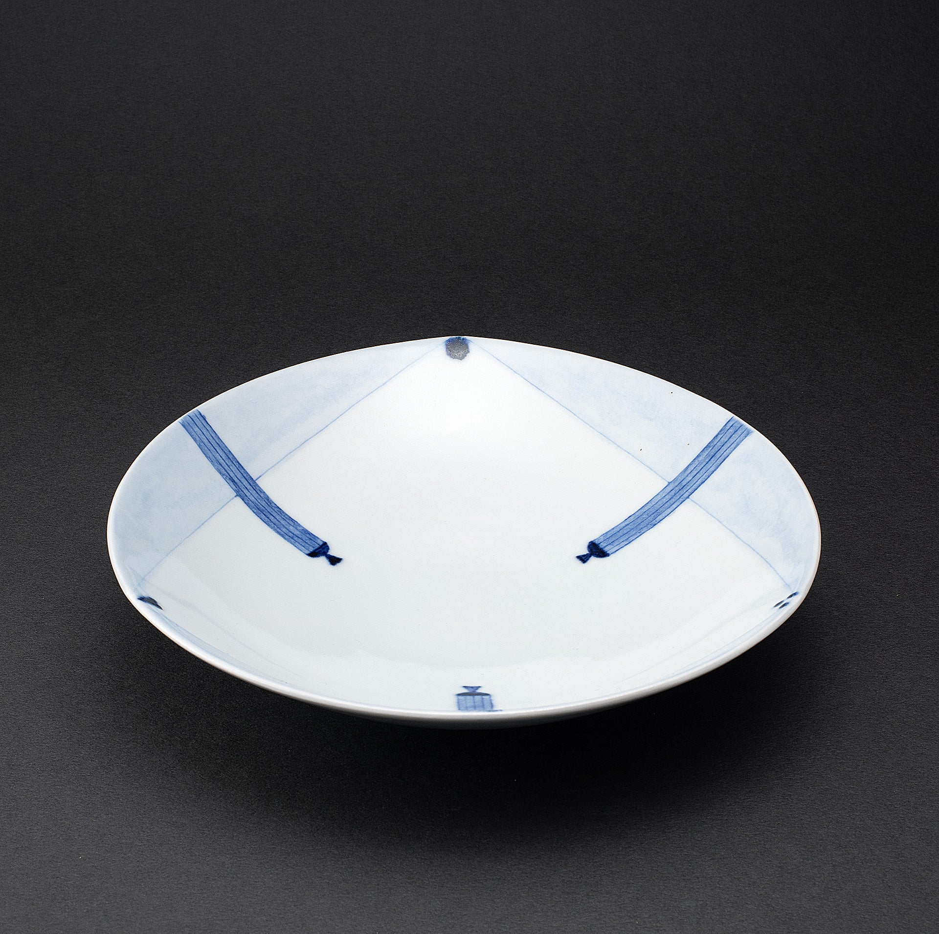 Ligne motif Porcelaine bleu sous couverte plat C